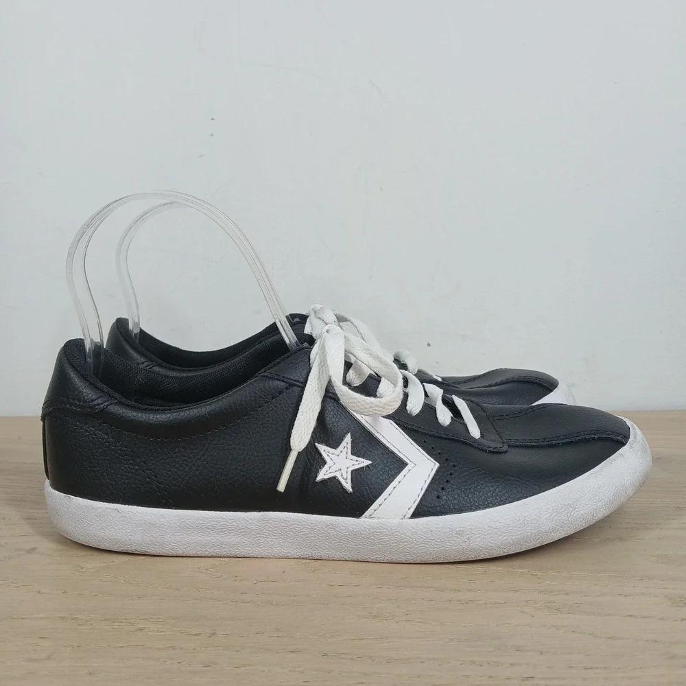 Converse Sneakers Junior US 6 Black White Leather Low Top Retro Skate Streetwear